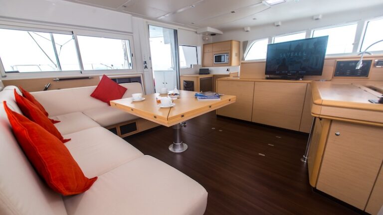 Catamaran SEA SPIRIT -  Main Salon