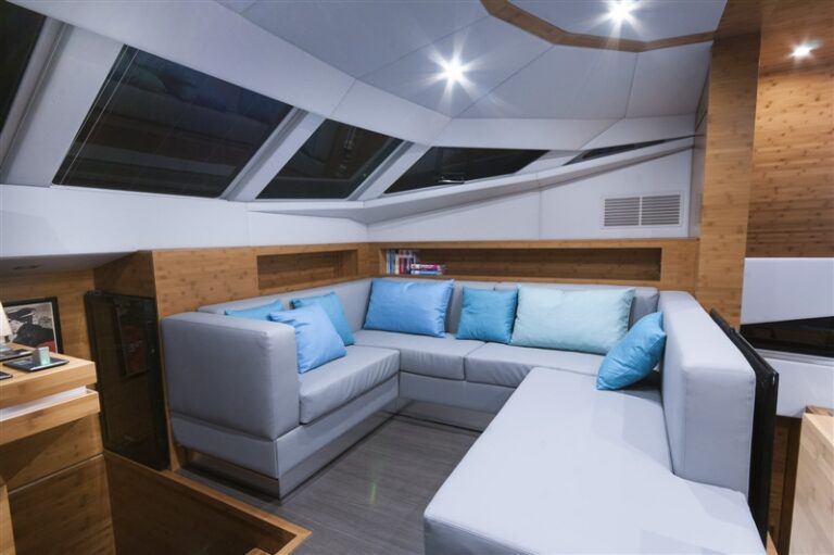 Catamaran SKYLARK - Lounge
