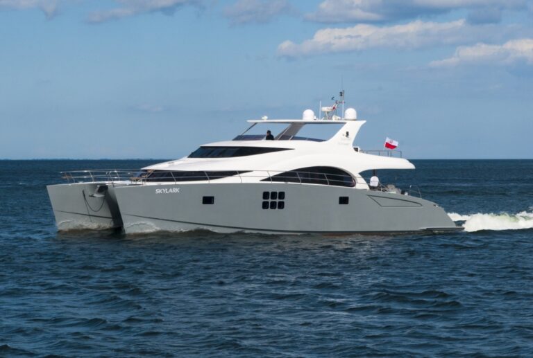 Catamaran SKYLARK - Main