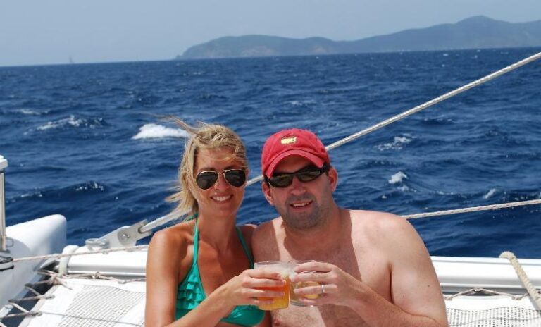 Catamaran VICTORIA - Enjoying a Cocktail