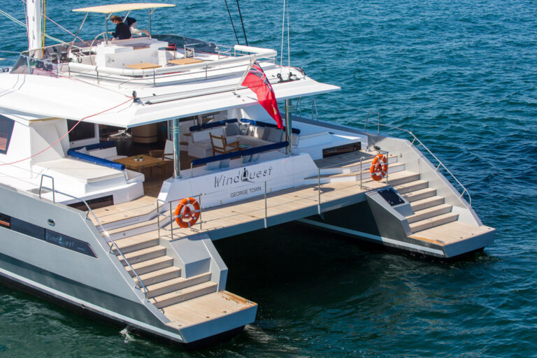 Catamaran WINDQUEST - Aft View