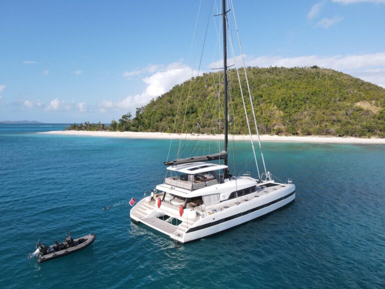 Catamaran Charter Yacht CAT TUA