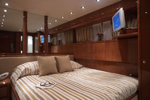Champagne O Clock - Guest Double Cabin (Convertable)