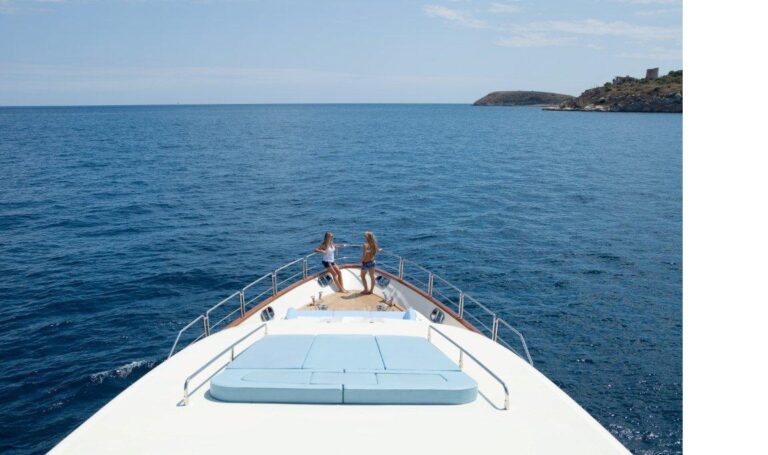 Charter yacht ITACA CLUB - Bow