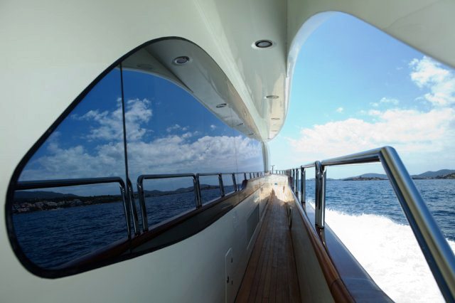 Charter yacht ITACA CLUB - Side Deck