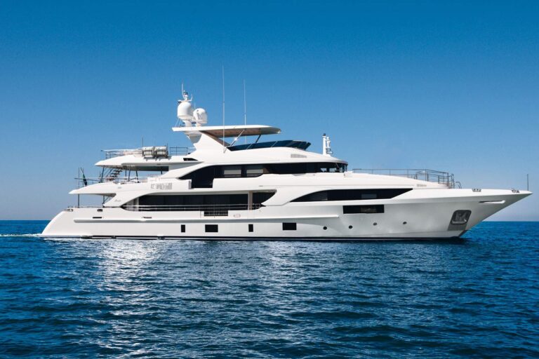 CLASSIC SUPREME 132′ SERIES