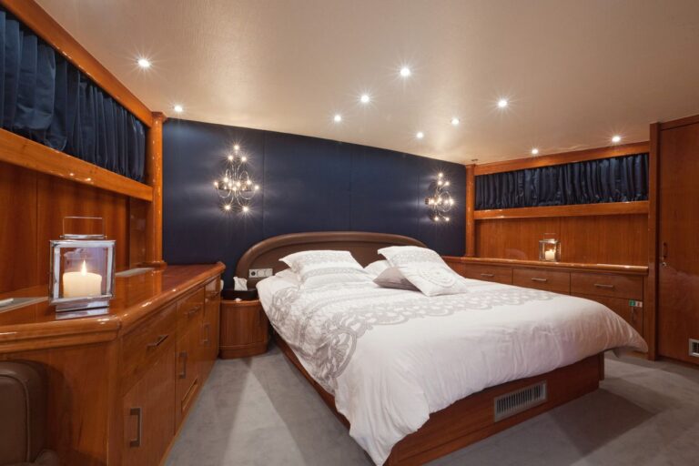 Classic yacht DUNE - Master Cabin