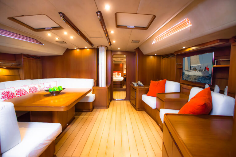 Comfortable Main Salon