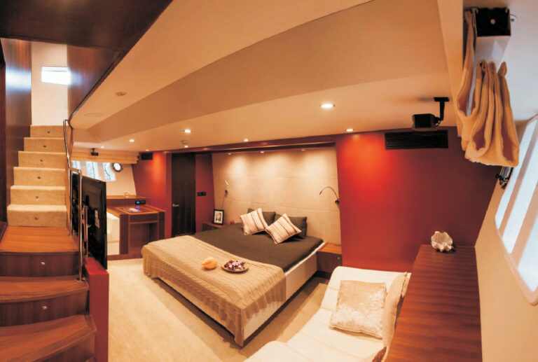 Contessa Yacht - Cabin