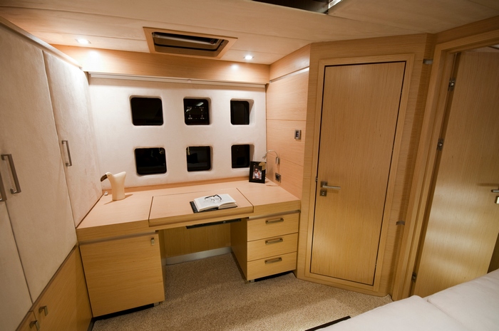 DAMRAK Cabin Desk