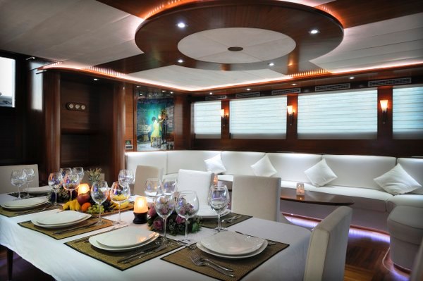 DOLCE MARE Dining