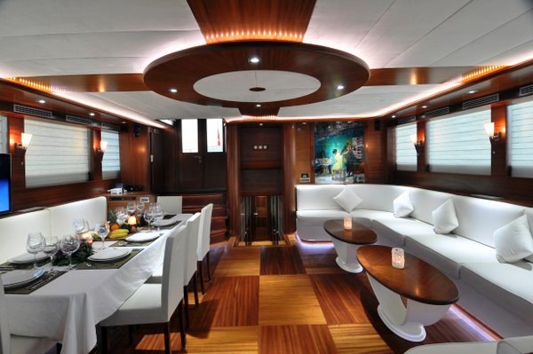 DOLCE MARE Salon Dining