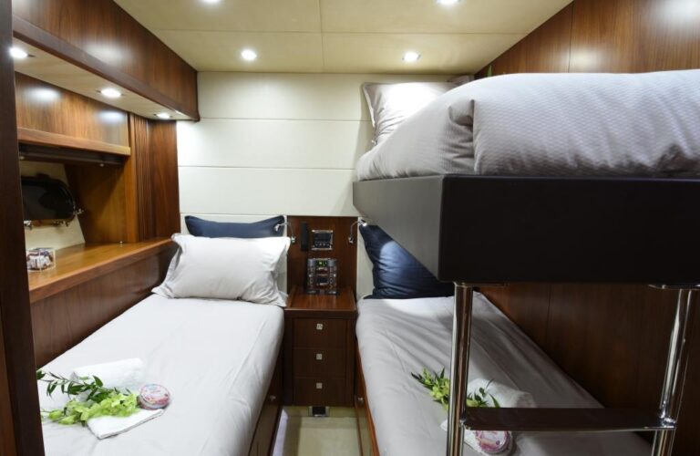 DOUBLE D - Twin cabin