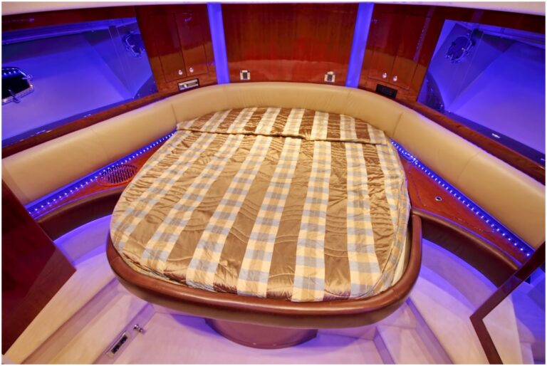 DUJE - VIP cabin
