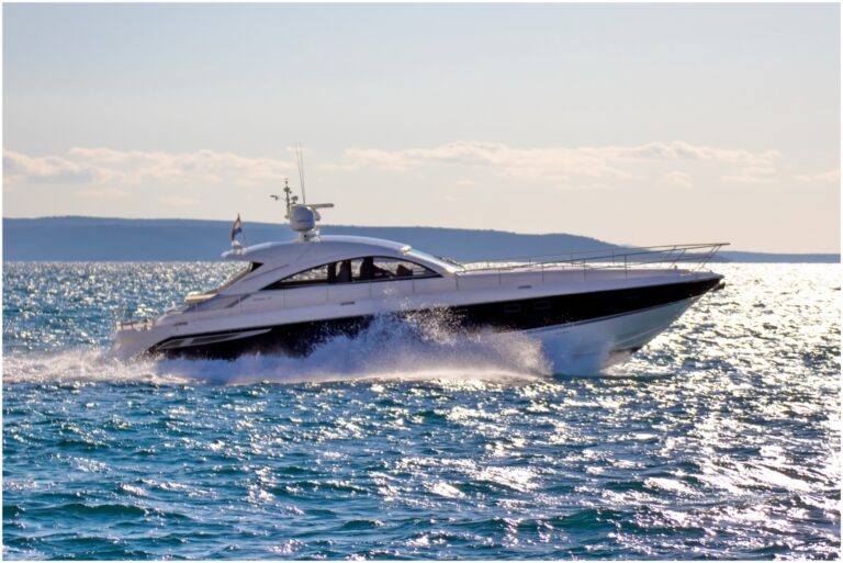 DUJE - Yacht