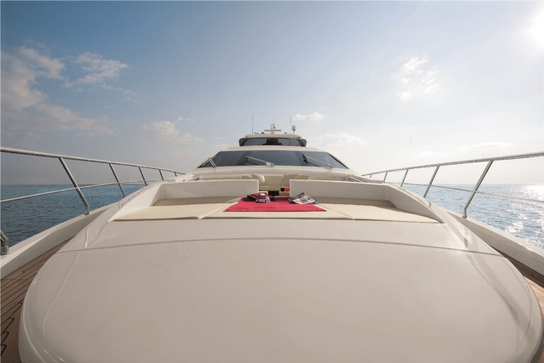 DUKE Sistership Azimut 103 S Forward View