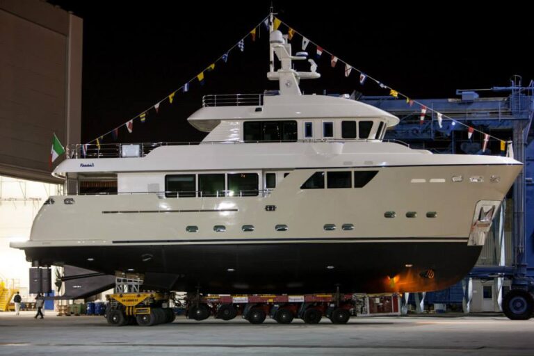 Darwin 86 explorer yacht Stella del Nord by CdM - Photo by Maurizio Paradisi