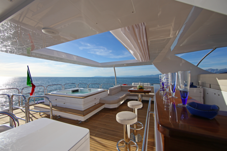 Delfino 93 Motor Yacht Sundeck