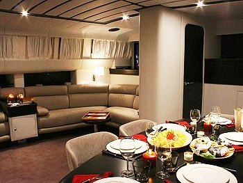Demoiselles Dinning Lounge