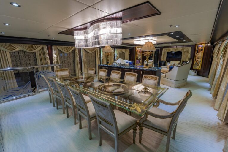 Dining Salon