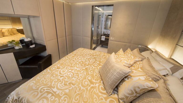 Double Cabin