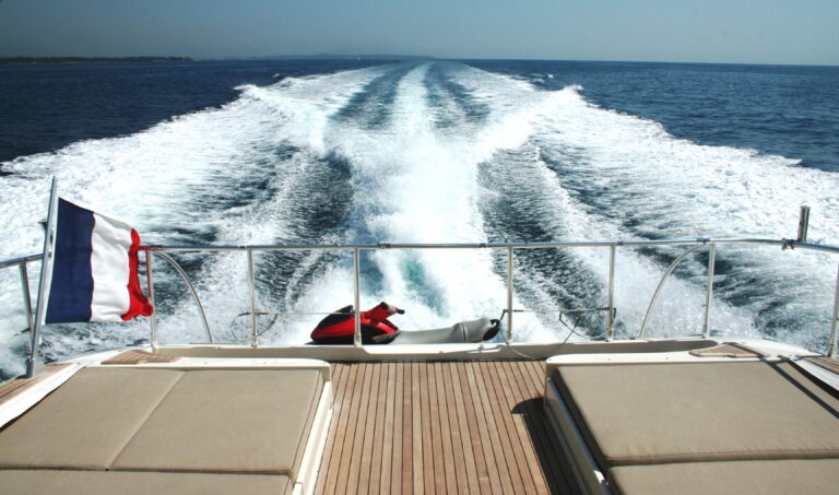 EDEN ERINA - Aft Deck