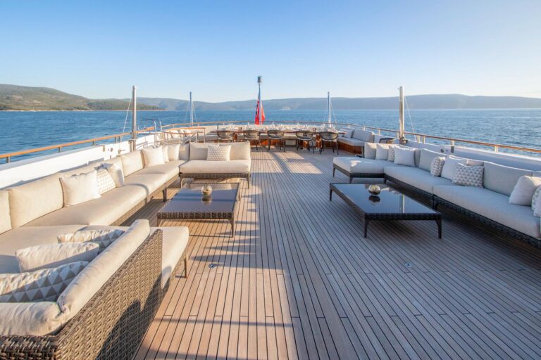 Upper Deck