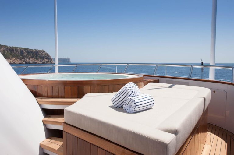 Sundeck - Jacuzzi