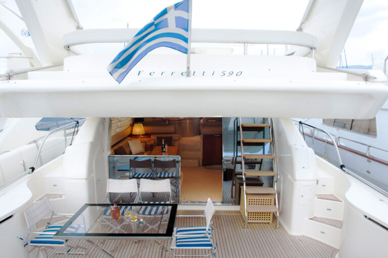 ESPERANCE III - Aft Deck
