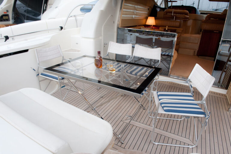 ESPERANCE III - Aft Deck Al Fresco Dining