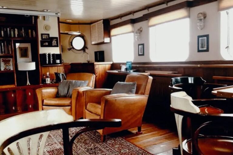 Saloon