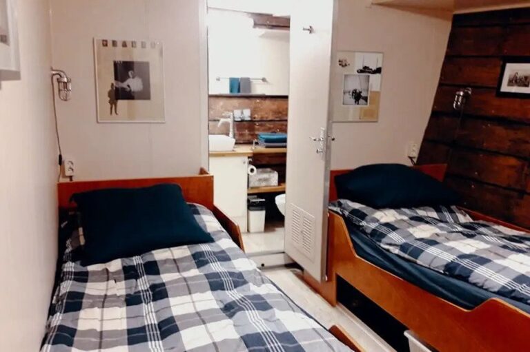 Twin Cabin