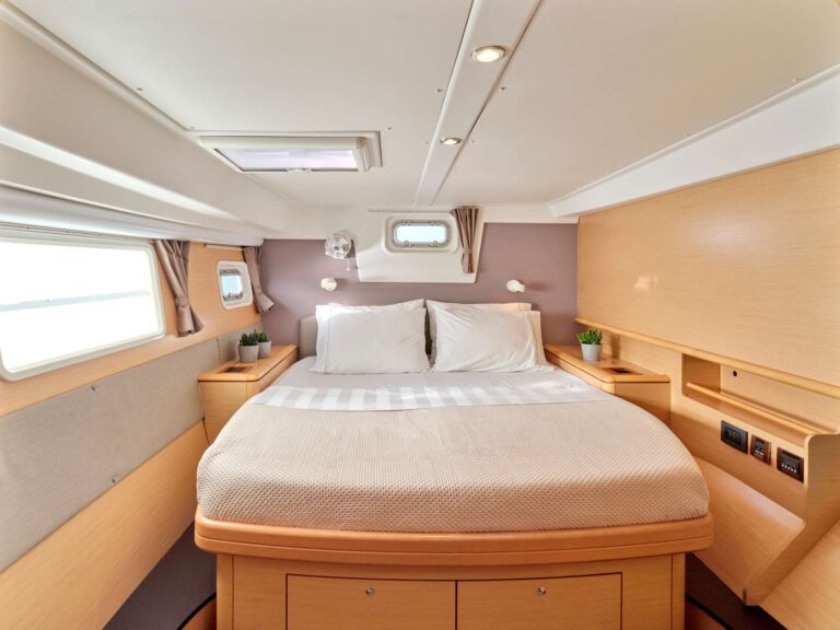 Double cabin