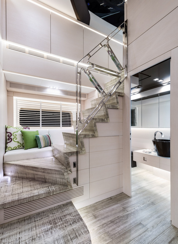 Ecrider Yacht - Staircase