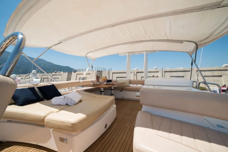Exterior Relaxation Area With Dining