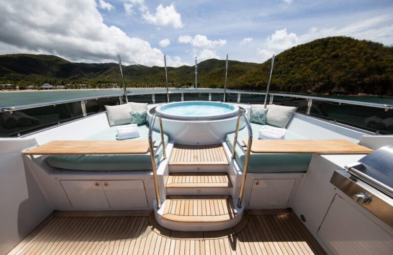 Exterior Sunbathing Area