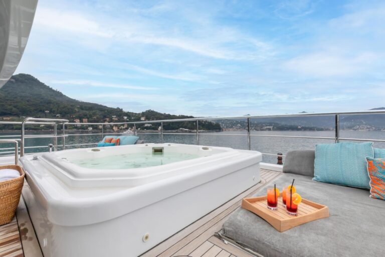 Exterior Sunbathing Area