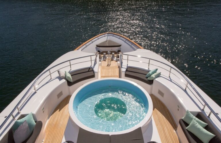 Exterior Sunbathing Area