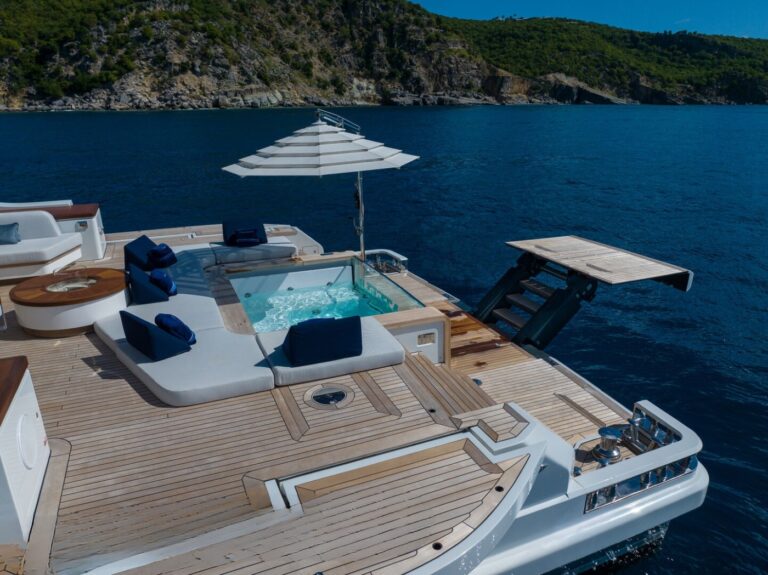 Exterior Sunbathing Area