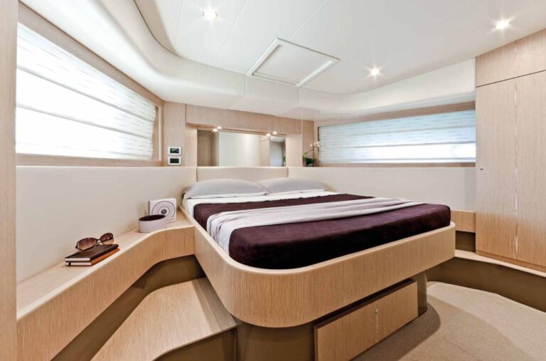 FERETTI 62 -  VIP Cabin