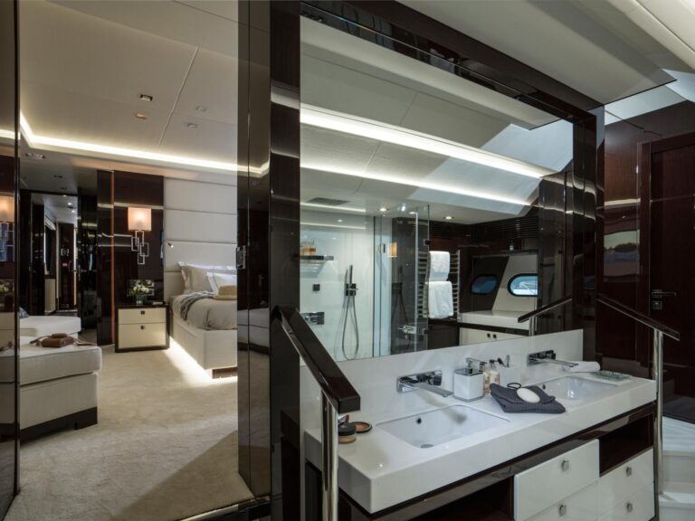 FLEUR - owner suite and bathroom