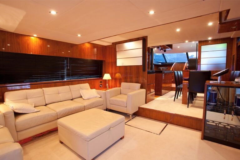 Failrline Squadron 78 XKE - Main Salon 3