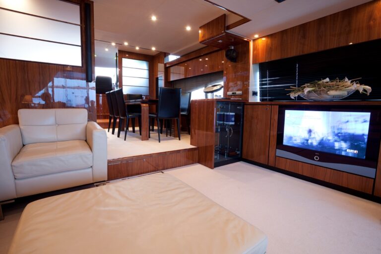 Failrline Squadron 78 XKE - Main Salon