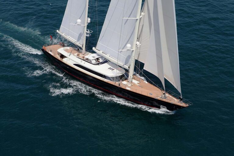 Fidelis Starboad Side Under Sails