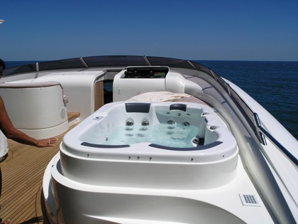 Firouzeh Deck Spa Pool