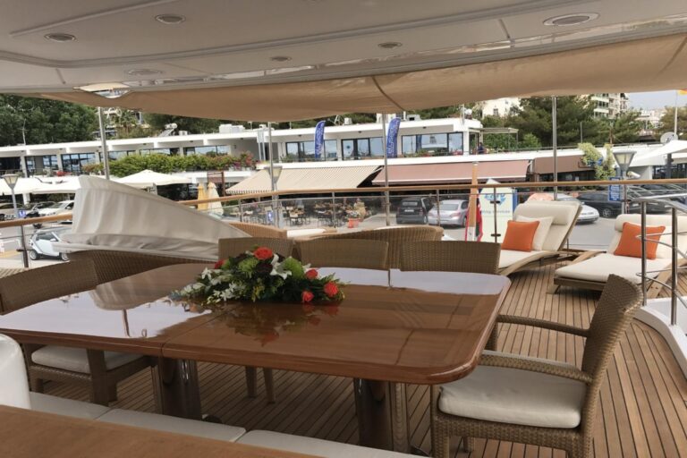 Flybridge Deck