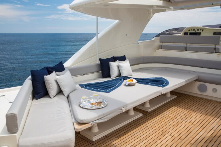 Flybridge Deck