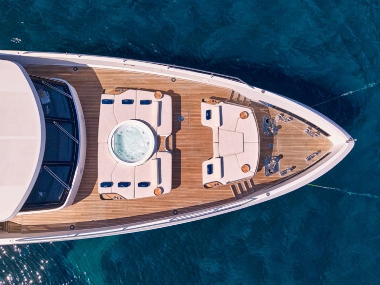 Foredeck Relaxation Area