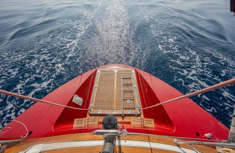 Foredeck Relaxation Area