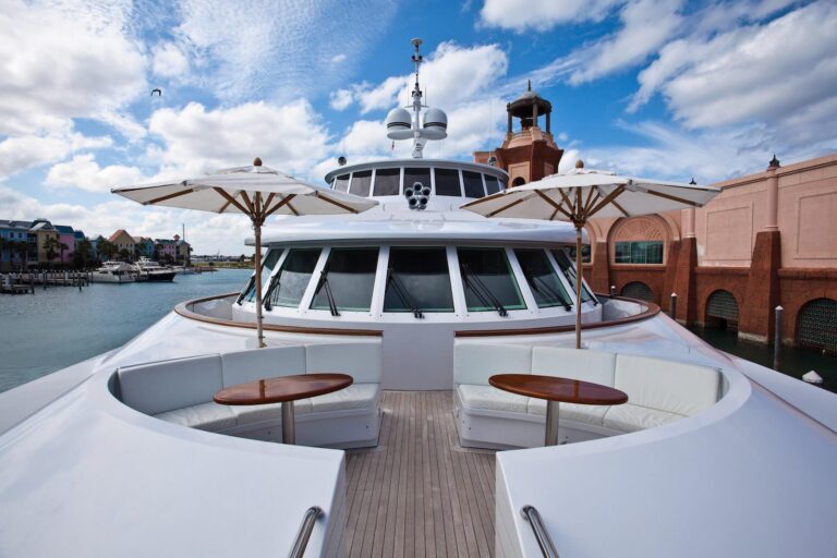 Foredeck Seating Area